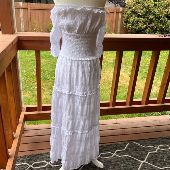 BB Dakota by Steve Madden White off the shoulder tiered maxi dress prairie - Picture 3 of 3